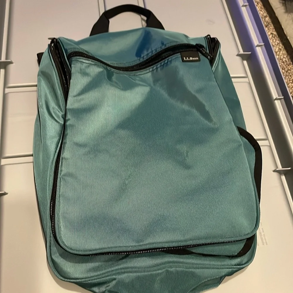 LLBean toiletries bag Green Like New LL Bean